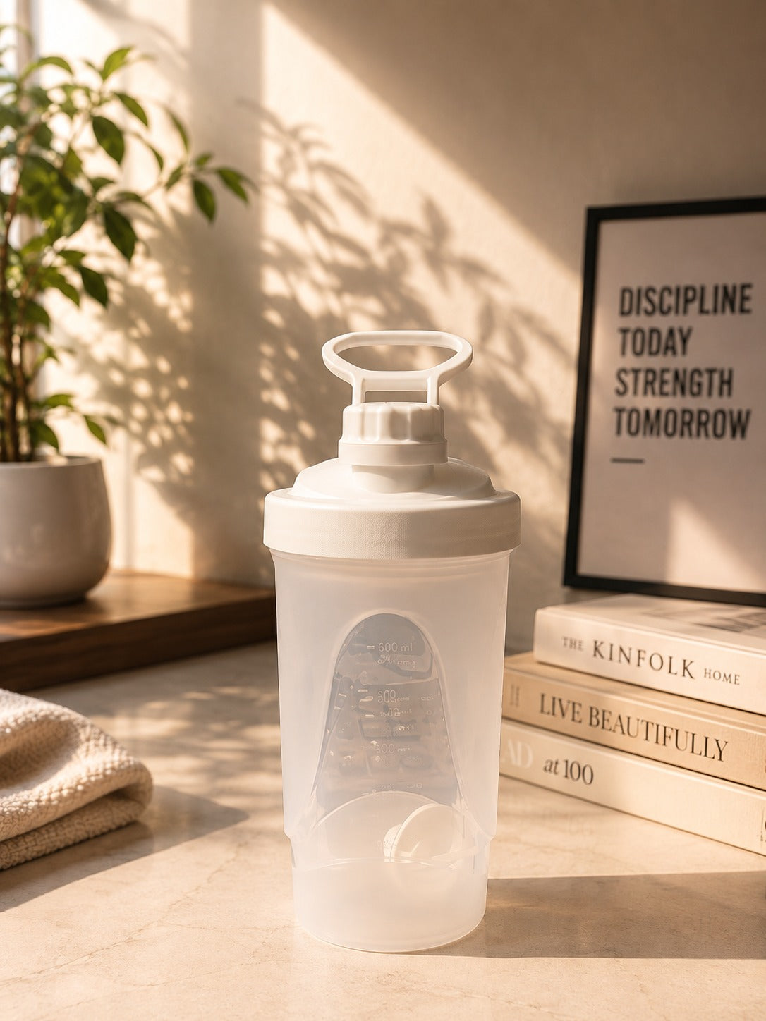 HATRIK 700ML Transparent Protein Shaker Bottle